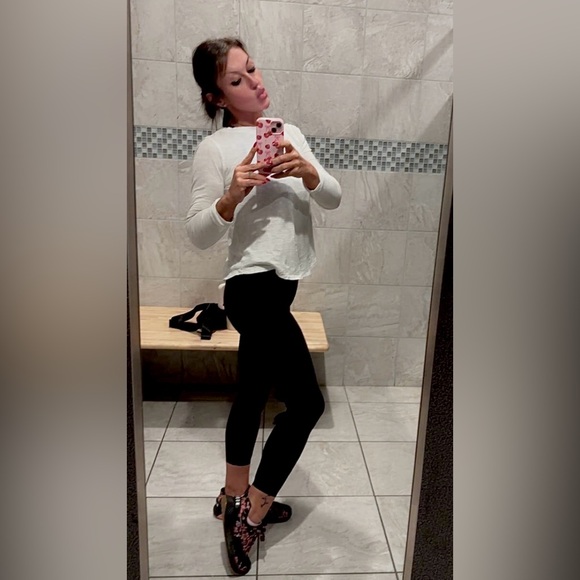 Meet your posher!💍🎀👑🐯💪💏 Top rated seller🏆🏅 - Picture 7 of 12